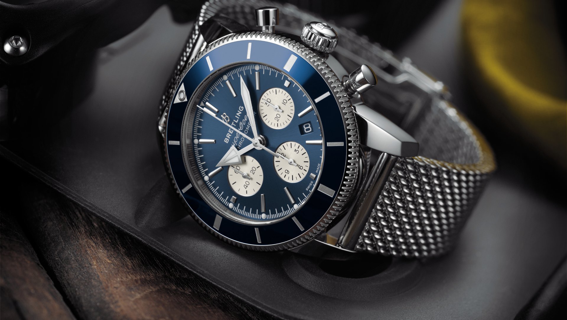 Naziv: superocean-heritage-ii-b01-chronograph-44-with-blue-dial-and-ocean-classic-steel-bracelet.jpg, pregleda: 543, veličina: 252,9 KB