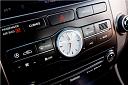 Satovi u automobilima-2012-hyundai-equus-luxury-korean-sedan-5.0-liter-v8-engine-analog-clock.jpeg