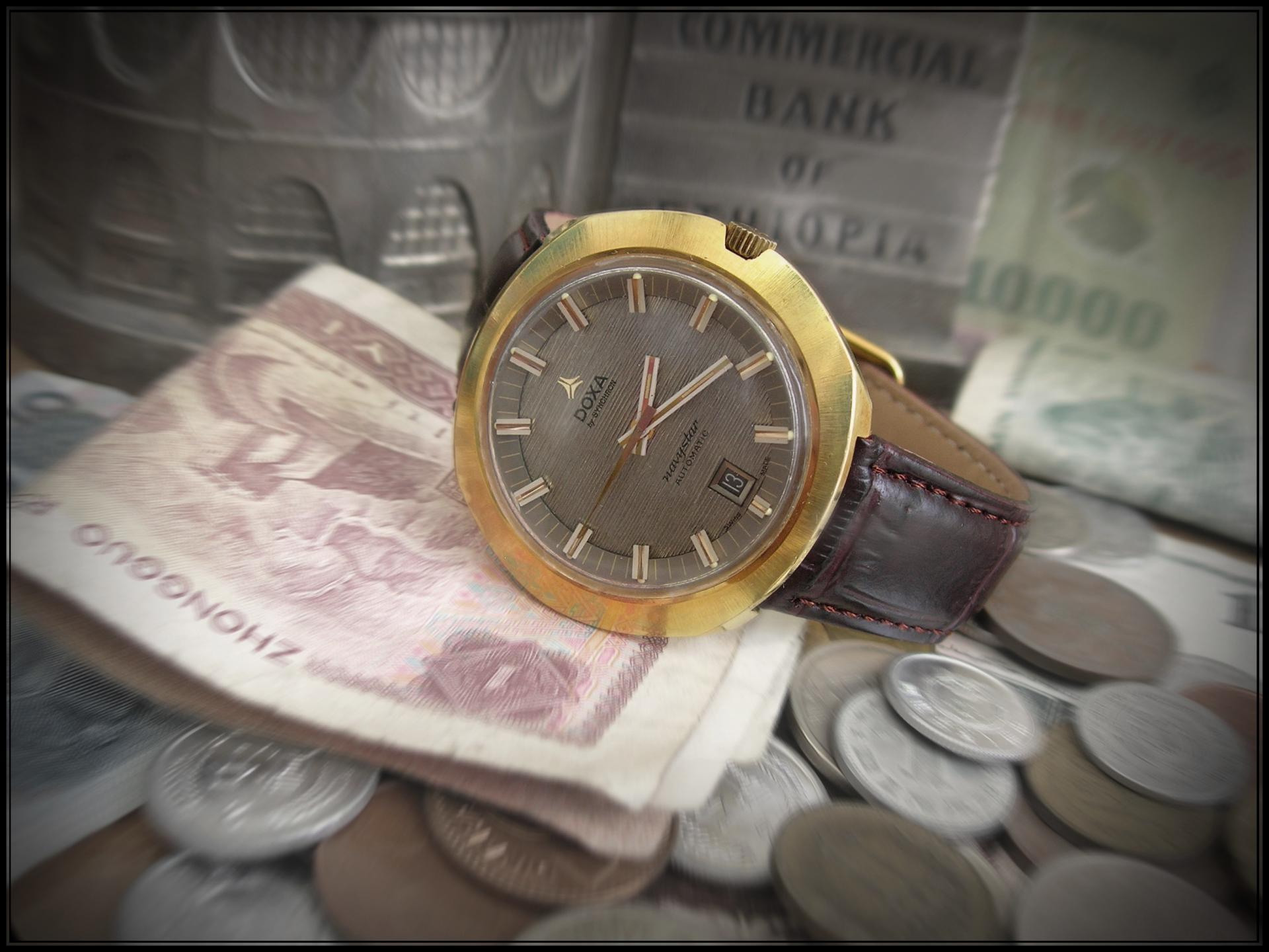 Naziv: Satovi i novac.jpg, pregleda: 297, veličina: 211,1 KB