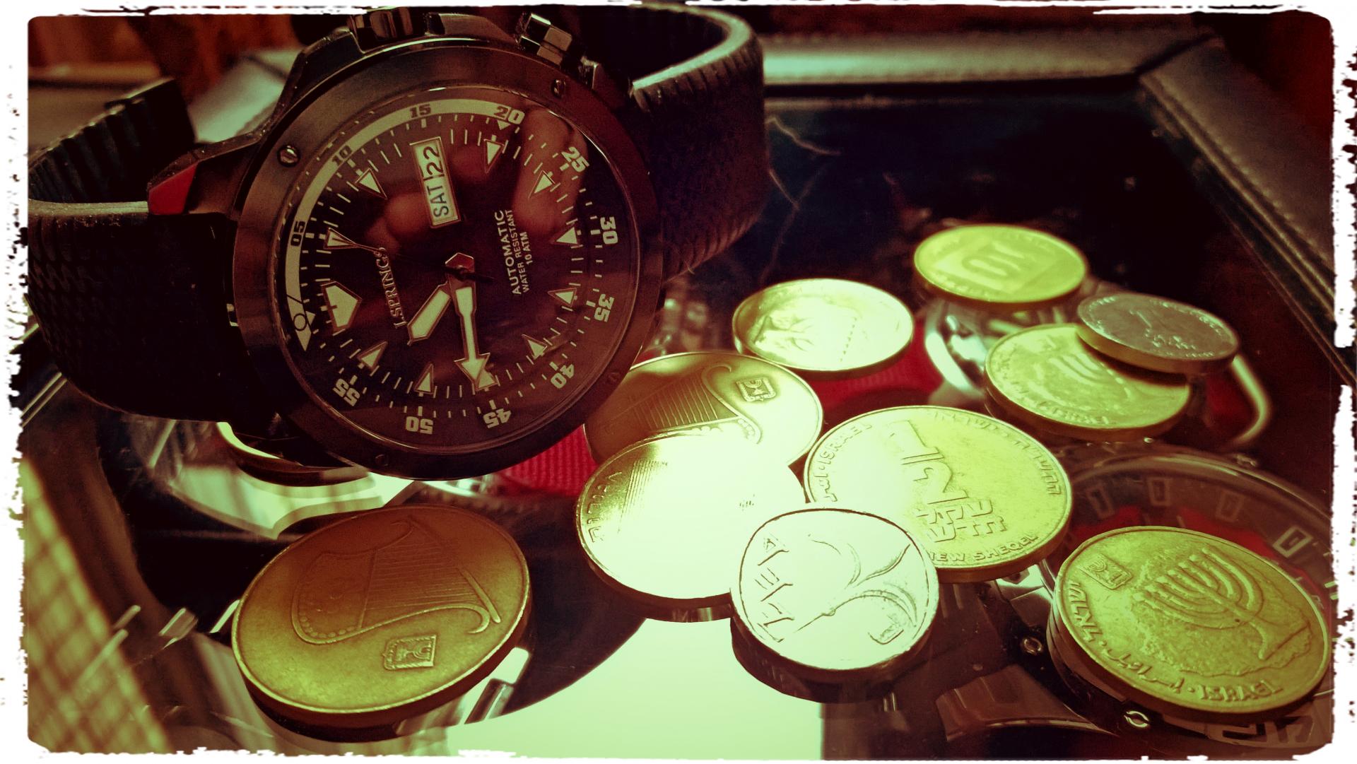 Naziv: sat i novac.jpg, pregleda: 189, veličina: 239,7 KB