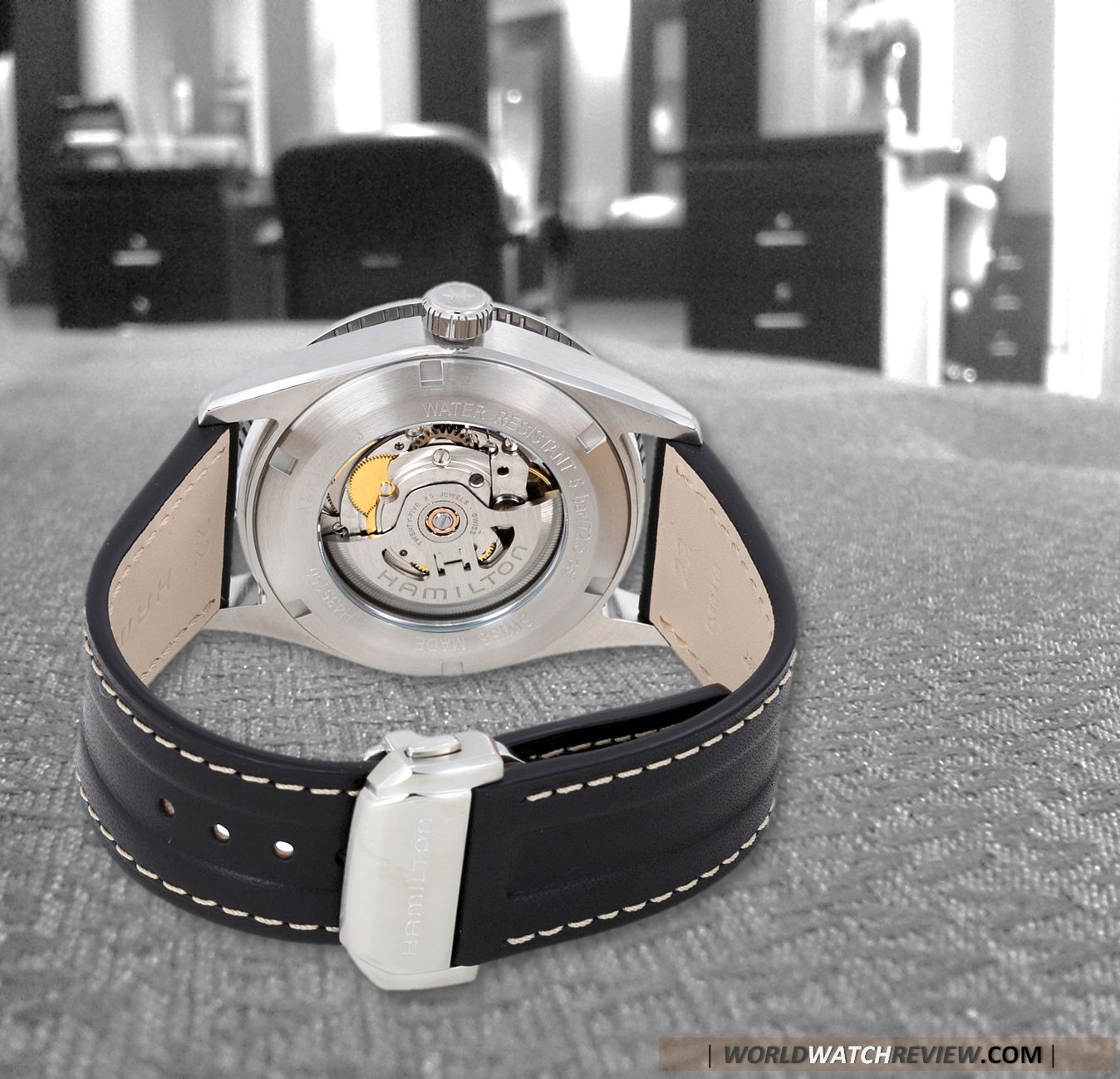 Naziv: hamilton-broadway-day-date-automatic-h43515735-sapphire-back.jpg, pregleda: 649, veličina: 232,1 KB