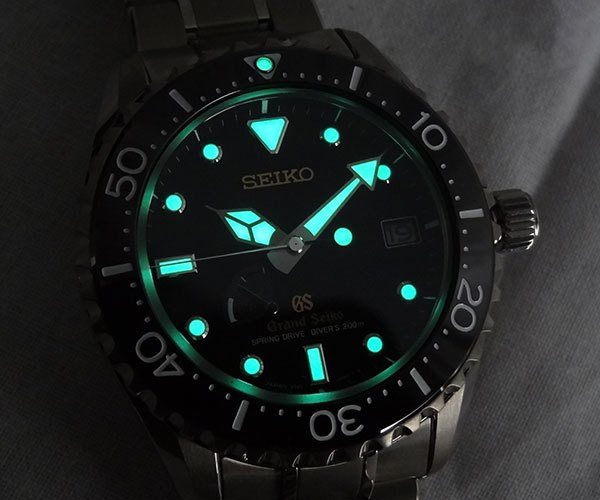 Kliknite za sliku za veću verziju
Ime: 4 Grand Seiko Spring Drive Diver SBGA031.jpg
Viđeno: 544
Veličina: 128,4 KB
ID: 77940