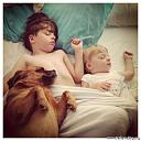 Smešne slike i video klipovi-kids-sleeping-doggie-funny-photo.jpg
