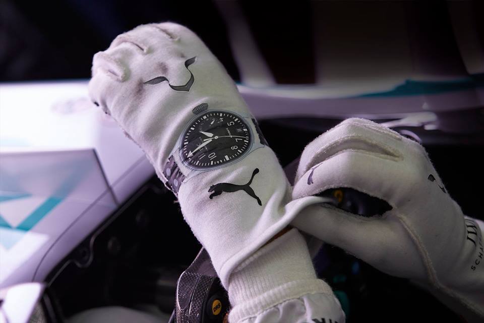 Naziv: IWC-Puma-race-gloves-watches.jpg, pregleda: 158, veličina: 50,0 KB