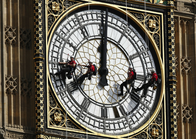 Naziv: Big-Ben-being-cleaned-thumb-660x468-23606.jpg, pregleda: 125, veličina: 452,8 KB