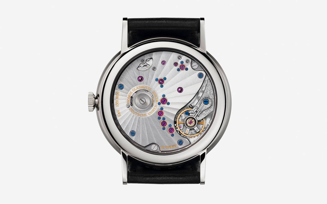Naziv: Nomos-Lambda-Deep-Blue-watches-satovi-3.jpg, pregleda: 725, veličina: 72,9 KB