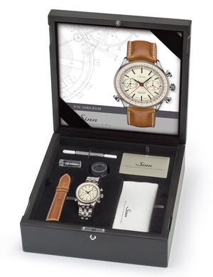 Naziv: 910-Anniversary_B.jpg, pregleda: 382, veličina: 111,3 KB