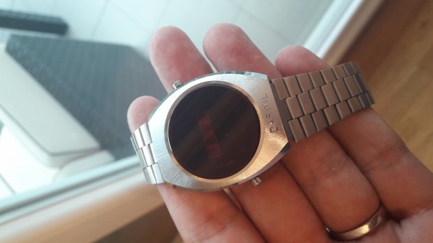 Naziv: sat-darwil-led-1975-godina-mint-stanje-slika-84998254.jpg, pregleda: 958, veličina: 27,7 KB