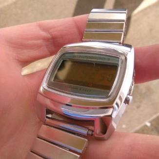 Sat Kupujem sovjetski kvarc u perfektnom stanju kvarc | Svet Satova