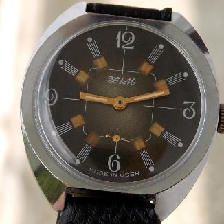 Sat ZIM Zaobljeni stari navijač,zanimljivi detalji,kvalitetan mehanizam | Svet Satova