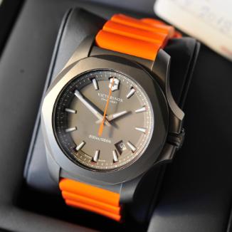 Sat Victorinox Swiss Army Titanium INOX  | Svet Satova