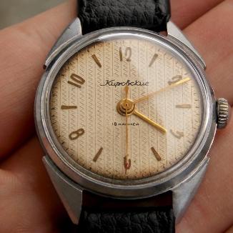 Sat Kirovski Kirovskie,zanimljiv navijač sa reljefnim brojčanikom | Svet Satova